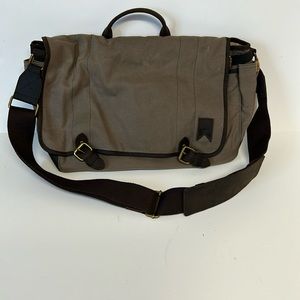 Navali Canvas Laptop Bag In Brown